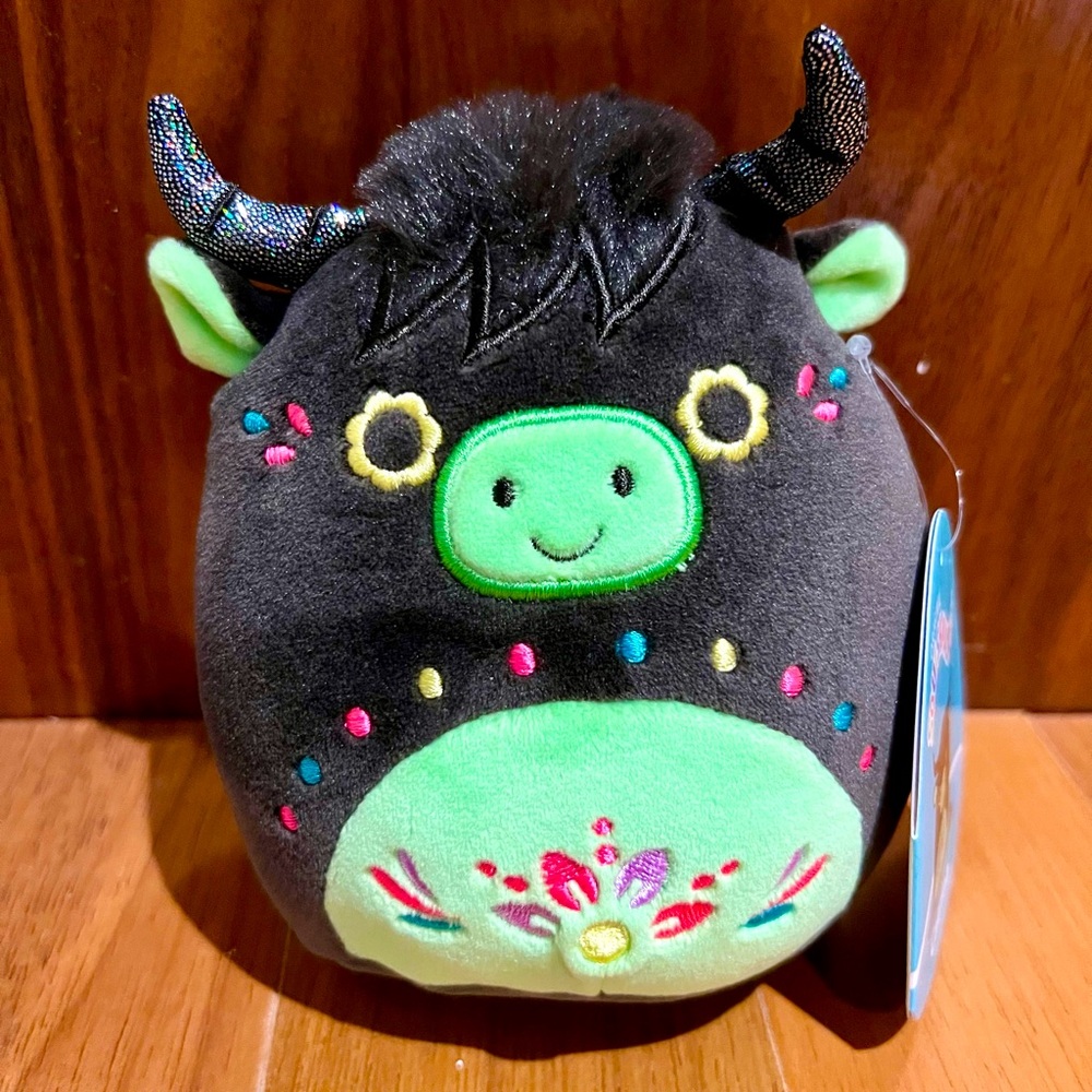 Katrina Cow Day of the Dead Squishmallow 5” NWT